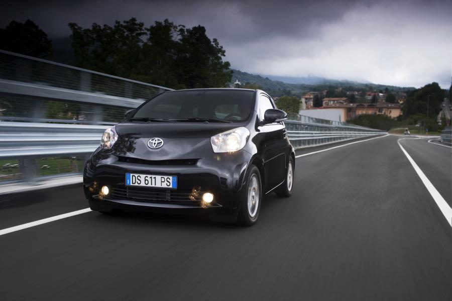  Toyota iQ 2008 года  (фото 185 из 225)